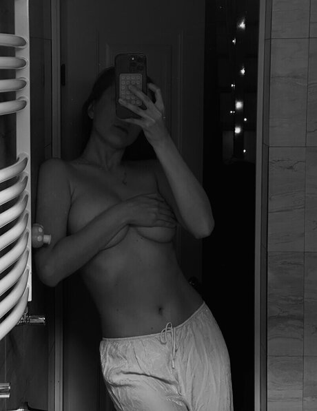 Yapishukino エロティックなポルノスター 写真