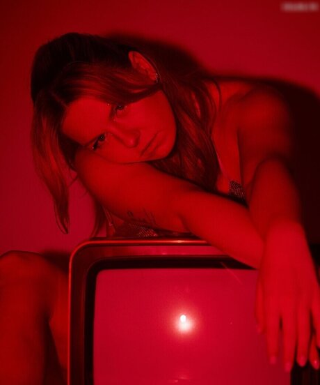 レズビアン ストラップオン OnlyFans 裸 写真