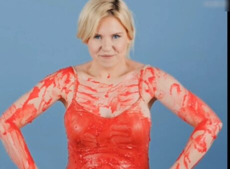 ニューハーフ 熟女 OnlyFans セクシーヌード 写真