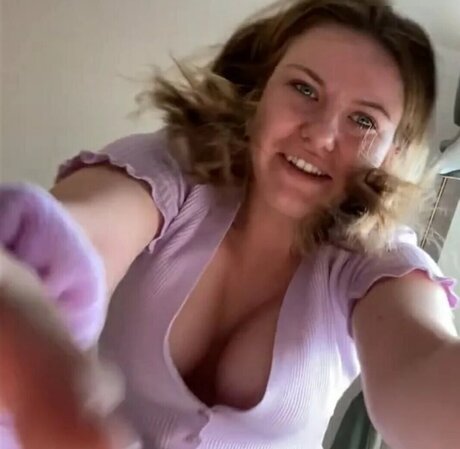 KellyMissesvlog 可愛いモデル 画像