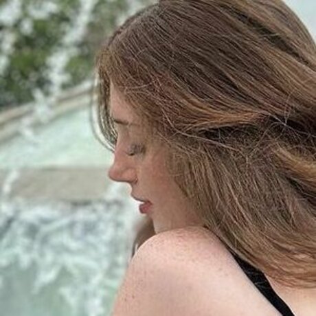 Lisa knvlv ポルノスター ヌード ギャラリー