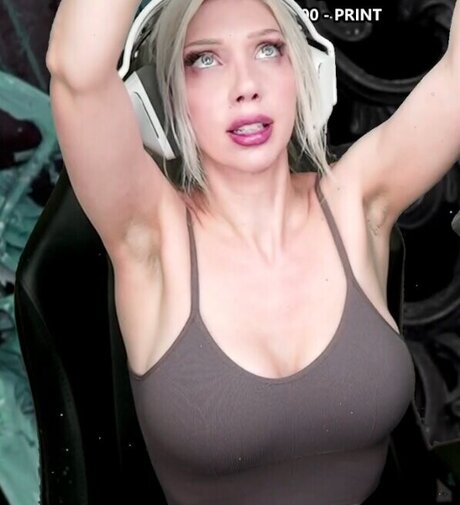 Intraventus ポルノスター 可愛い 写真