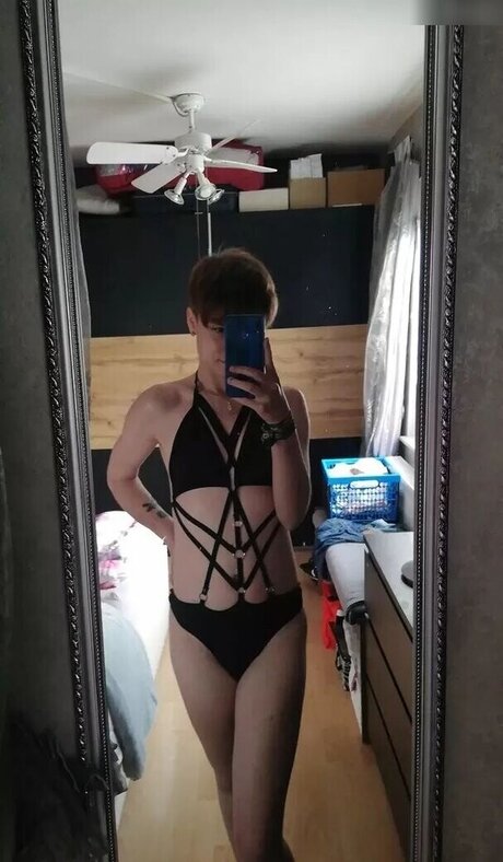 secret hub wue 裸のモデル アーカイブ