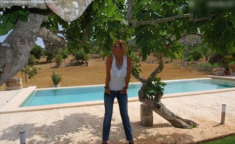 女装オンリーファン 無料セクシー 画像