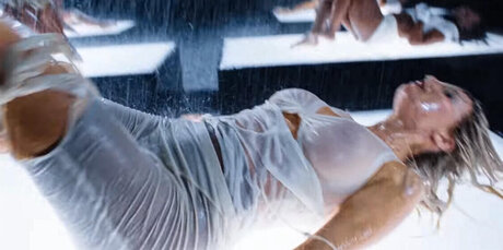 大学のOnlyFans エロチック 画像