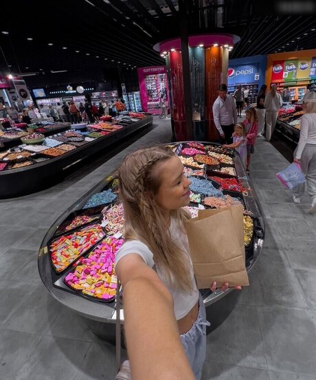 Lea Peach ホットなポルノスター 写真