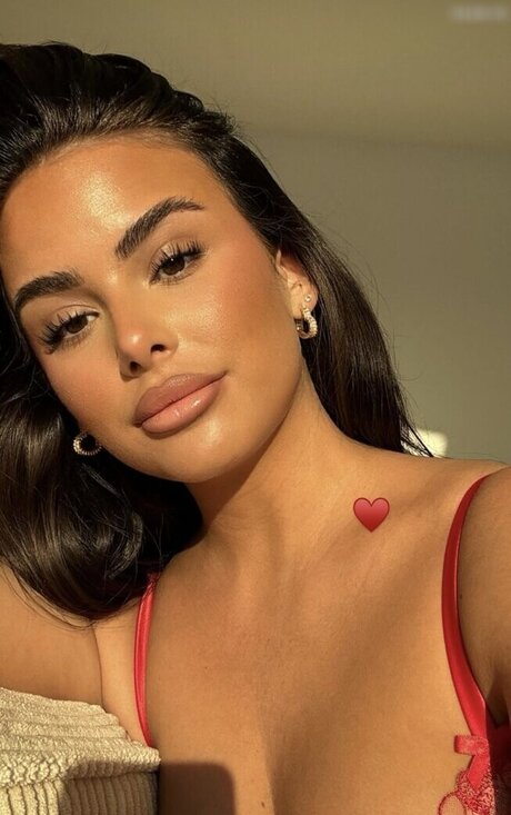 イタリア人熟女OnlyFans ホットポルノ 写真