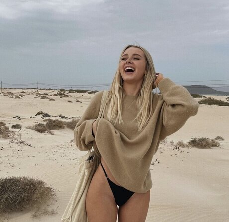 Lili Hamann ポルノスター ヌード 写真