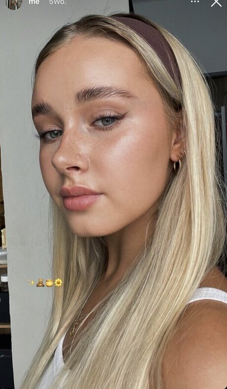 Lili Hamann セクシーモデル 画像