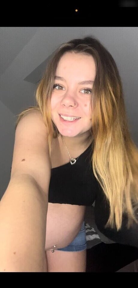 黒檀の白いチンポOnlyFans ポルノ 写真