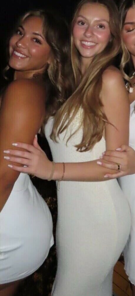 Mia Steele 裸のポルノスター ギャラリー