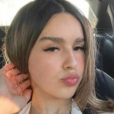 Simplyneidaa HD女優 画像