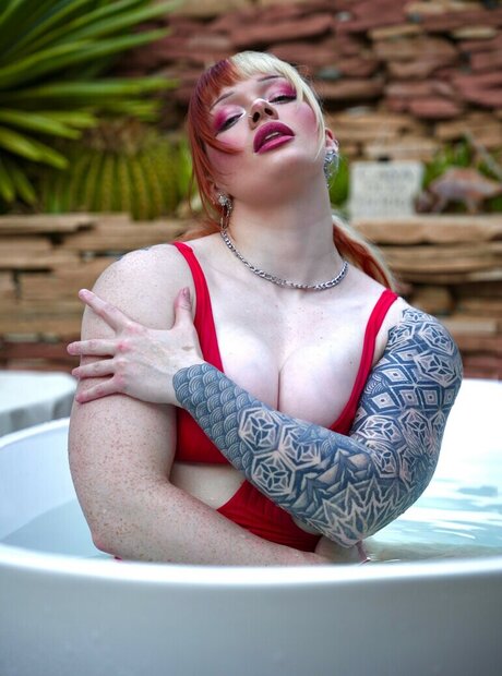 lilac lexx 完璧なポルノスター 写真