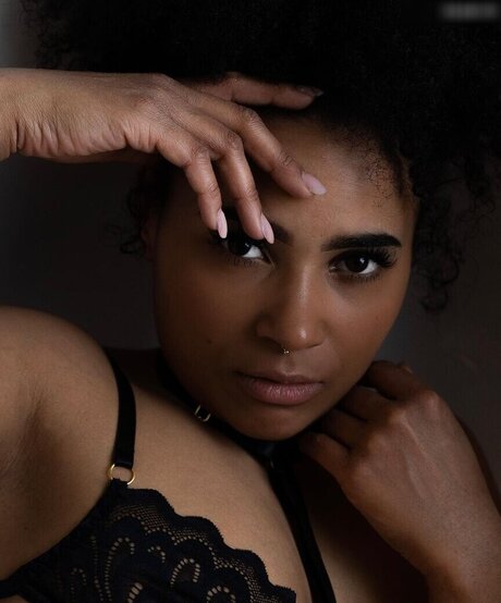 graefiin melanin セクシーなポルノスター 画像