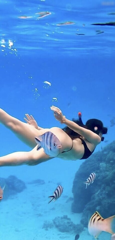 痩せた金髪の熟女OnlyFans 素敵 写真