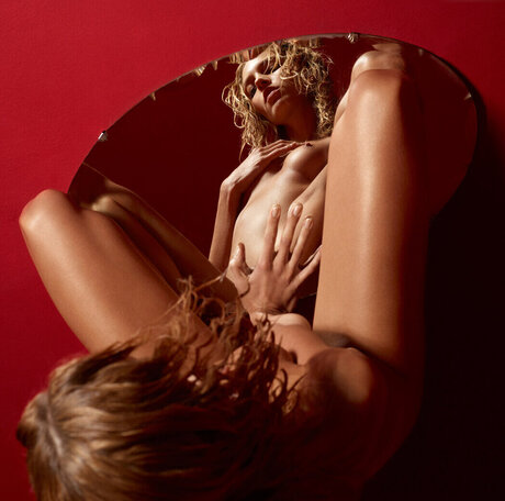 Lara Stone ホットなスター ギャラリー