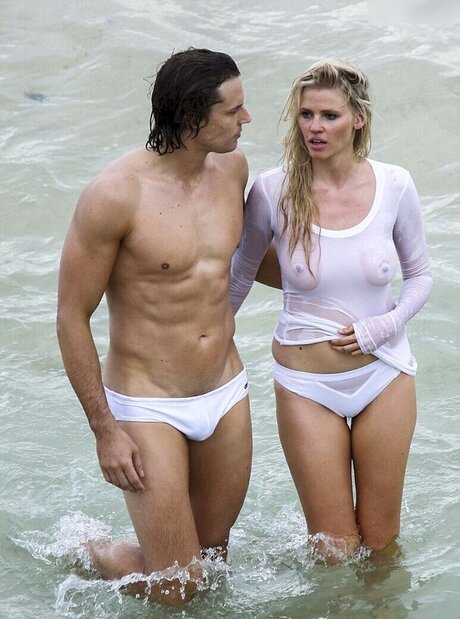 Lara Stone スター 裸 画像