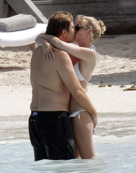 Lara Stone ポルノスター 独占 写真