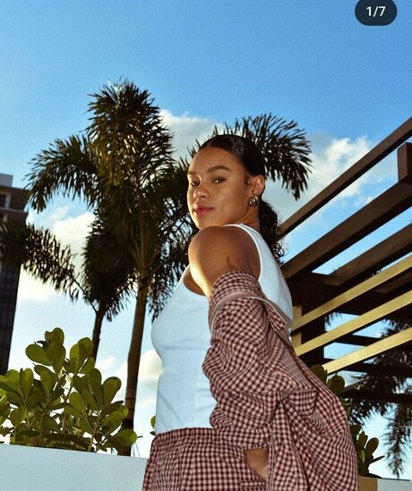 Satou Sabally ポルノモデル 写真