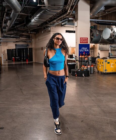 Satou Sabally セックス女優 写真