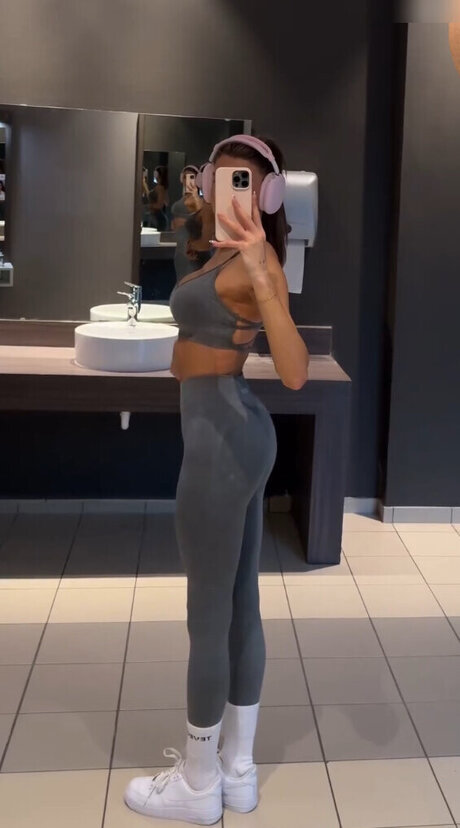 ぽっちゃりブロンドOnlyFans パーフェクト 画像