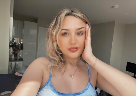 Kiera Bridget ポルノモデル ギャラリー