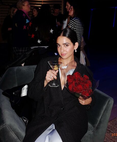 Geraldine Viswanathan 素敵なポルノスター ギャラリー