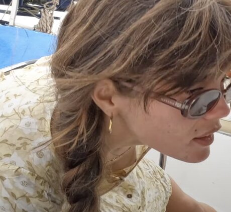 Sailing The Far Side ポルノモデル アーカイブ