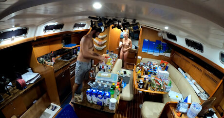 Sailing The Far Side アダルトスター 写真