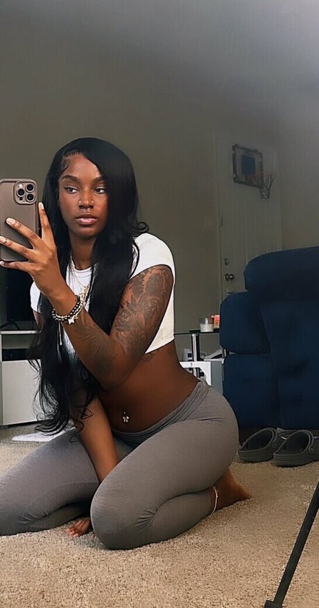 lauryntierre トップ女優 写真