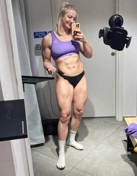 Lea Schreiner ヌードモデル ギャラリー