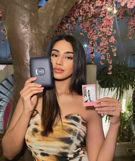 Pakhi Gadh 独占女優 画像