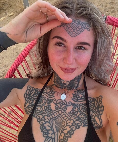 divinement bon アートモデル 写真