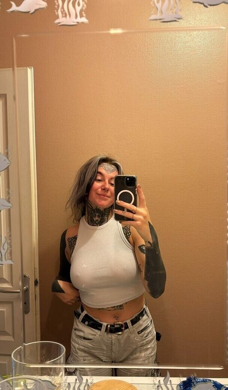 divinement bon 高品質モデル 写真