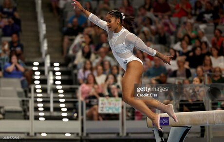 Jordan Chiles 裸のポルノスター 画像