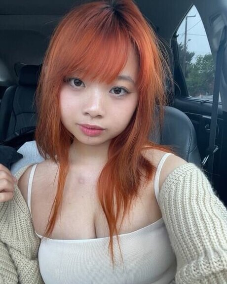 痩せた金髪の熟女OnlyFans 美しいヌード ギャラリー