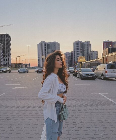 大きな黒い猫OnlyFans セクシー裸 画像