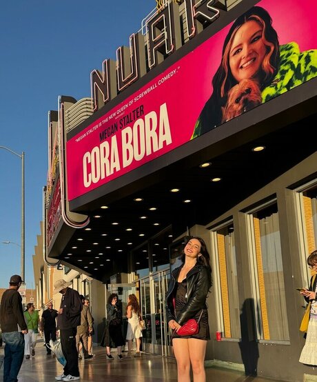 Olivia DeLaurentis ポルノスター HD アーカイブ