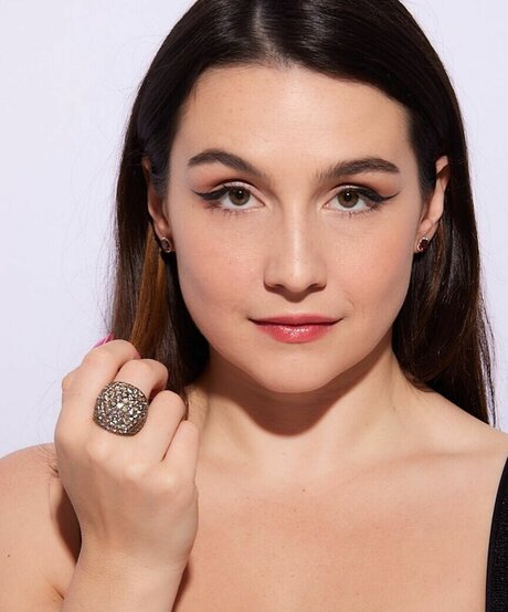 Olivia DeLaurentis HDモデル 写真