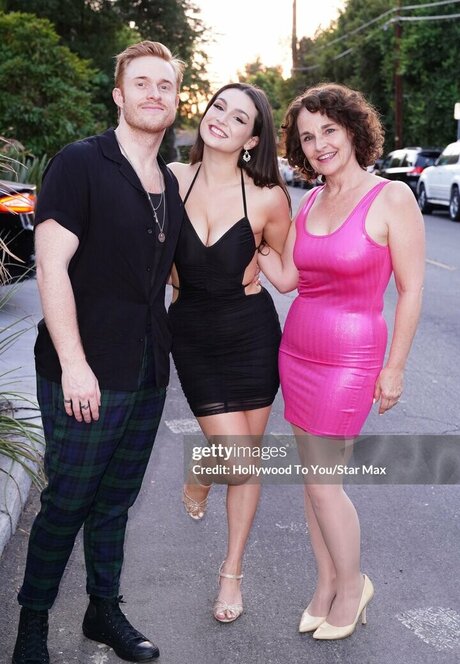 ニューハーフ ドミナトリックス OnlyFans ポルノ 写真