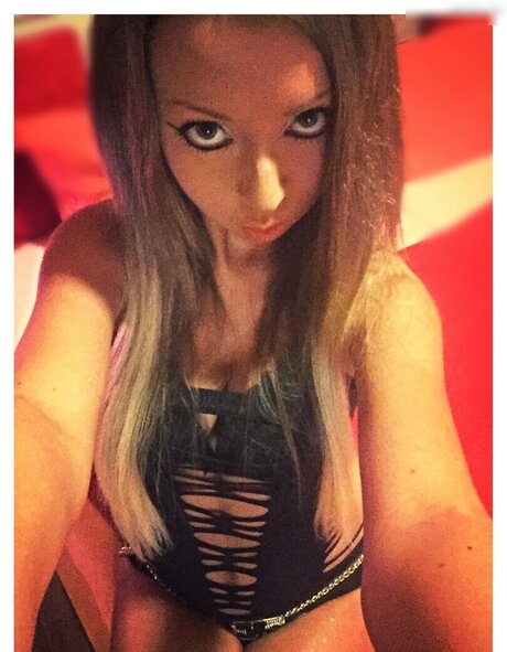 Melanie Hirsch かわいいスター アーカイブ