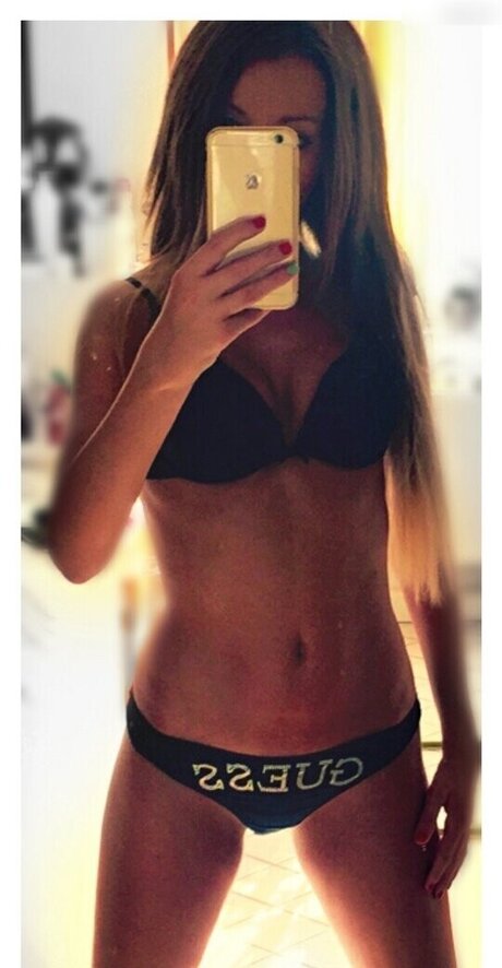 Melanie Hirsch 素敵なモデル 写真