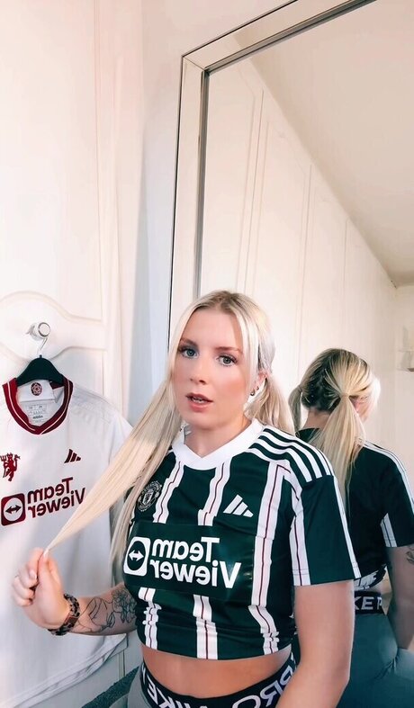 Emily Walters ホットモデル 画像