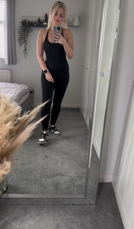 Emily Walters xxxモデル 画像