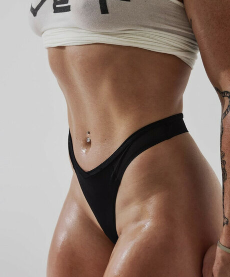 nicolecarluccii HDスター 画像