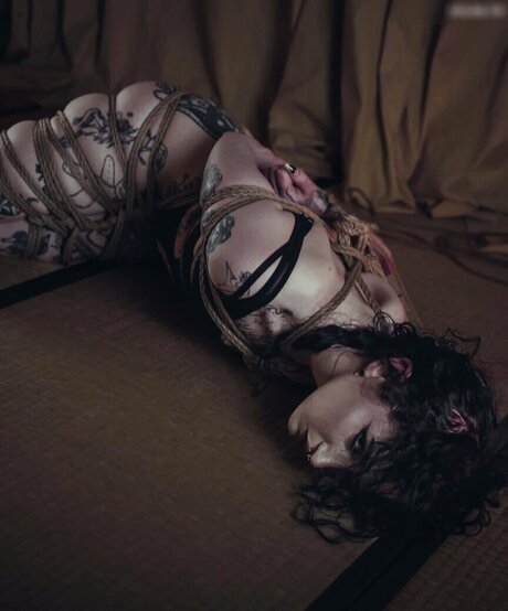 chl0lunaa 女優 写真