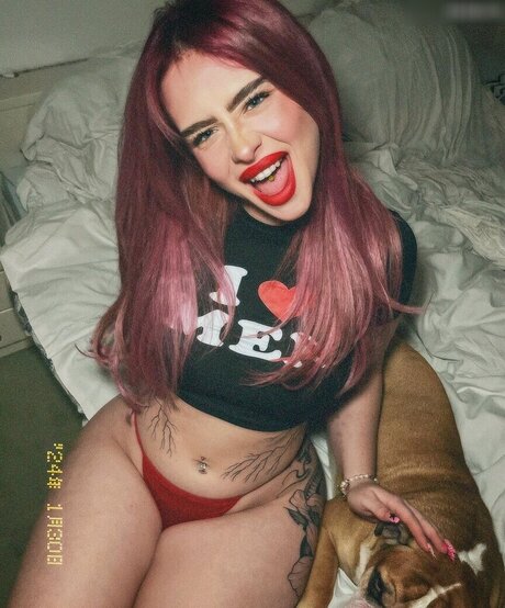 膨らみ OnlyFans ホット 画像