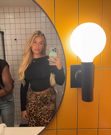 アジアンベイビーOnlyFans セクシーヌード 写真