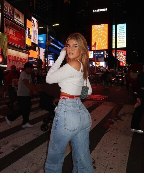 Sophie Schnur ヌードスター 写真