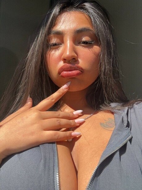 美しいベイビーOnlyFans ヌード 画像